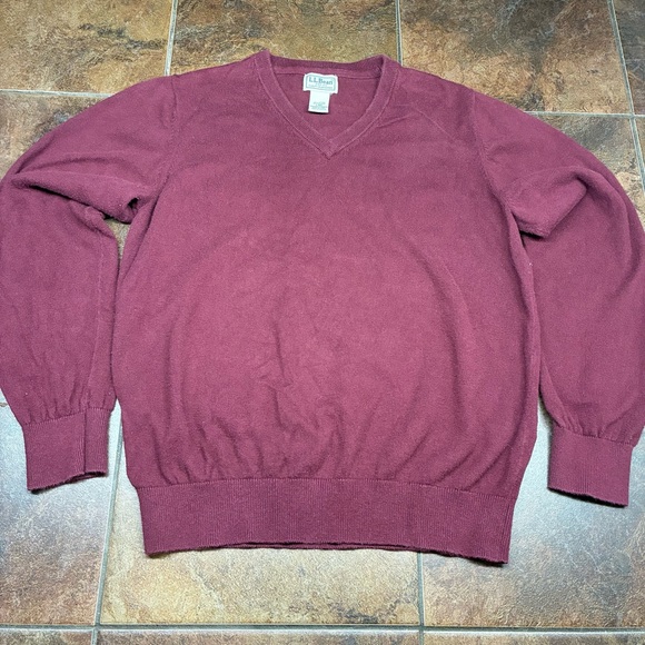 L.L. Bean Other - L.L. Bean Cashmere Cotton Blend Men's V-Neck Sweater - Deep Red